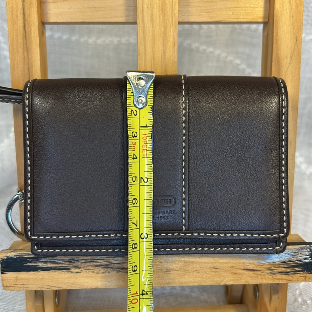 NWOT Coach leather keychain never used classic wallet - Picture 5 of 16